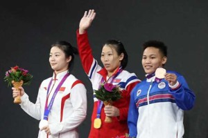 朝鲜亚运夺金后归国：金牌将带来的丰厚奖励是什么？